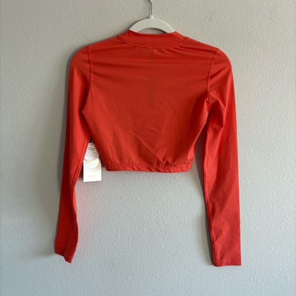 NWT Vuori Dune Crop Peri Long-Sleeve Swimsuit Top Women XS Grapefruit Rashguard - Picture 3 of 5